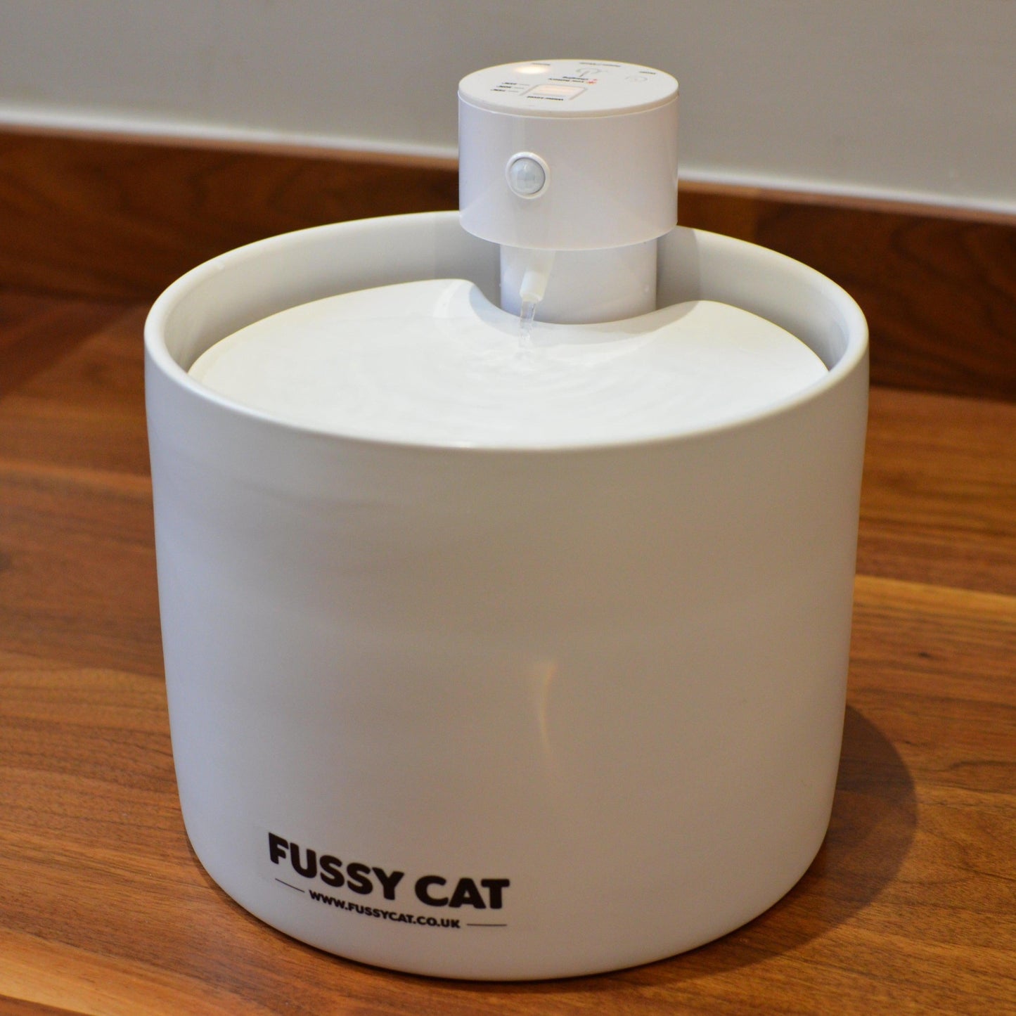 Fussy Cat Water Fountain - Ceramic, Wireless, Motion Activated, Spill-proof design
