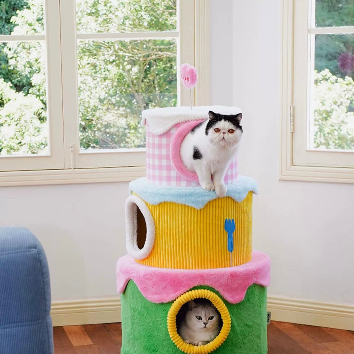 ZEZE Three-Layer Cream Cake Cat Tree – Plush Cat Tower, 110cm