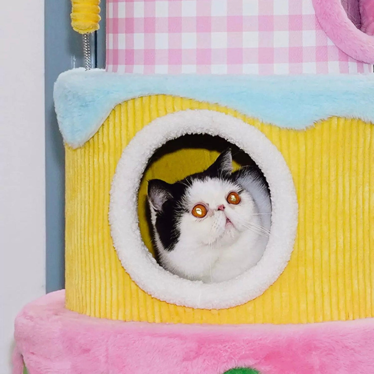 ZEZE Three-Layer Cream Cake Cat Tree – Plush Cat Tower, 110cm