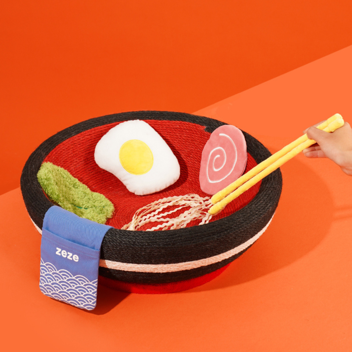 ZEZE Ramen Bowl Cat Scratcher & Bed – Rope Scratching Bowl with Plush Toys, 48cm