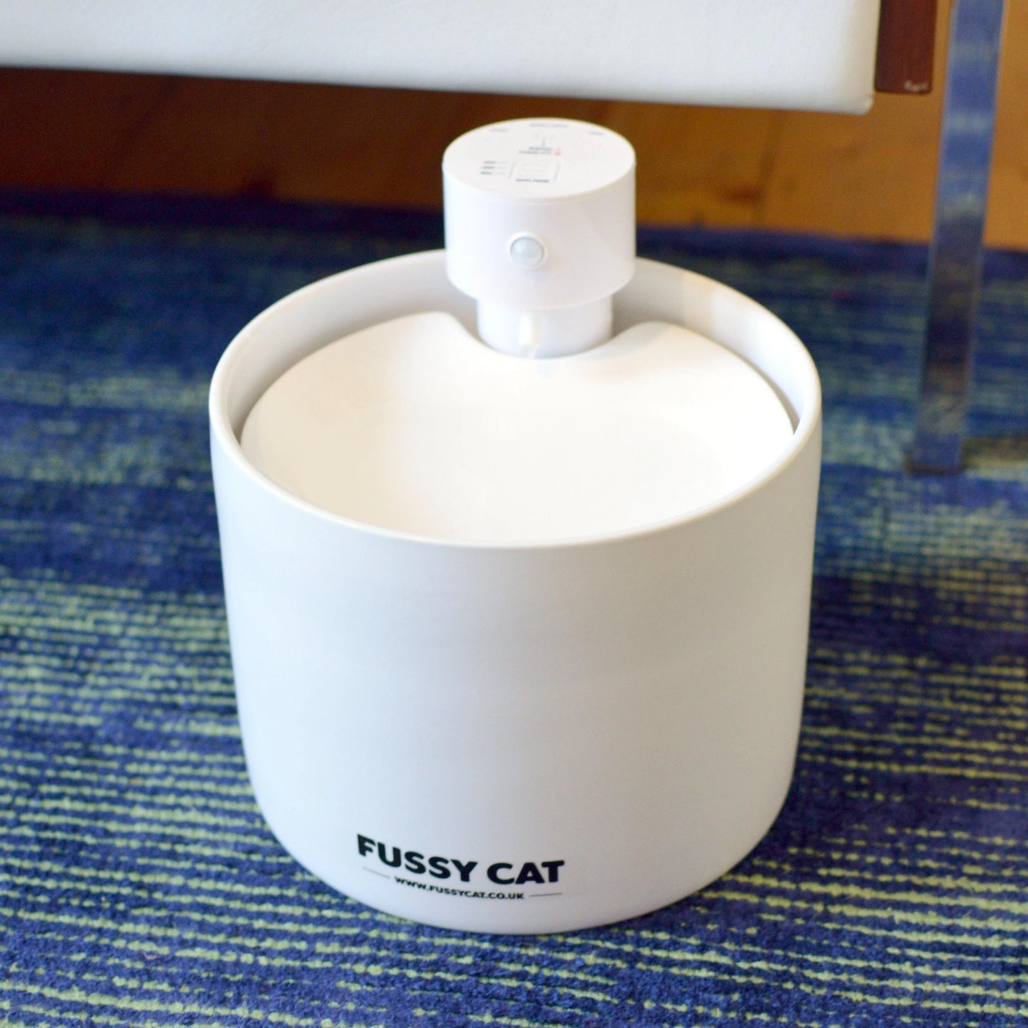 Fussy Cat Water Fountain - Ceramic, Wireless, Motion Activated, Spill-proof design