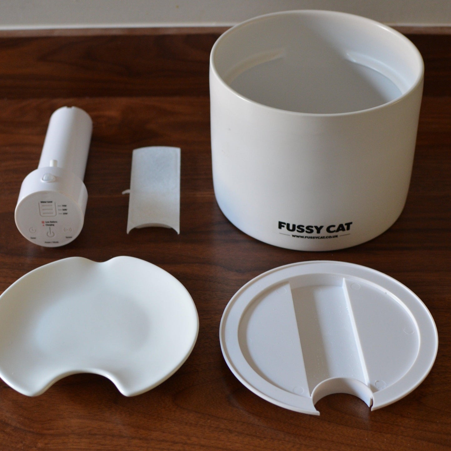 Fussy Cat Water Fountain - Ceramic, Wireless, Motion Activated, Spill-proof design