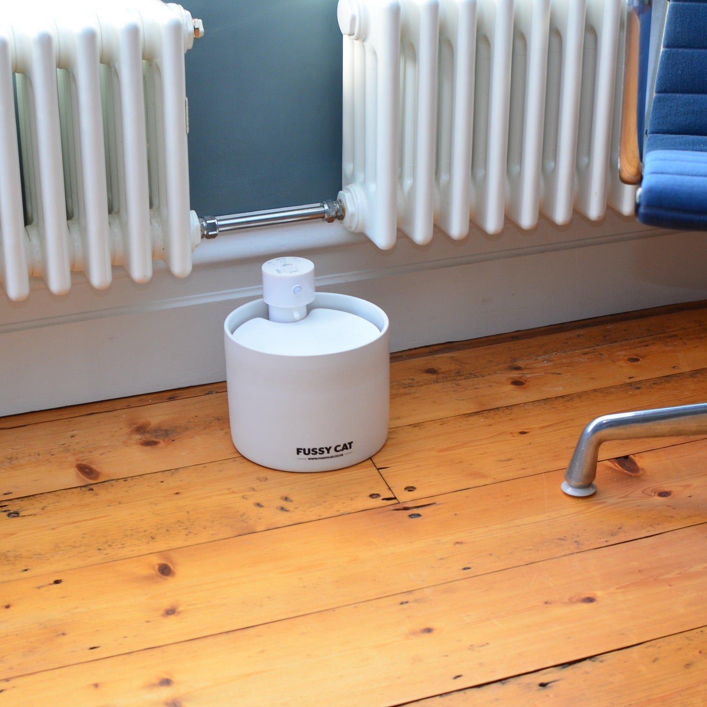 Fussy Cat Water Fountain - Ceramic, Wireless, Motion Activated, Spill-proof design