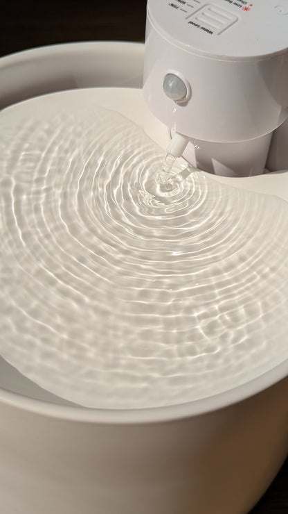 Fussy Cat Water Fountain - Ceramic, Wireless, Motion Activated, Spill-proof design