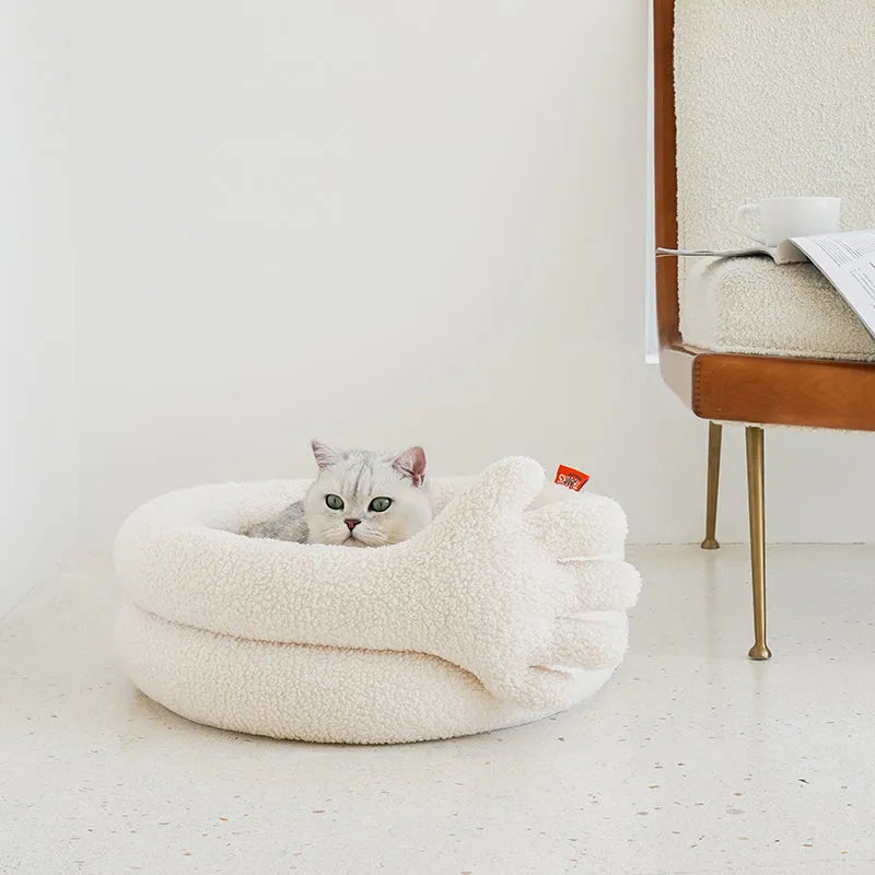ZEZE Thank You Cat Bed – Soft Cream Plush with Hugging Arm
